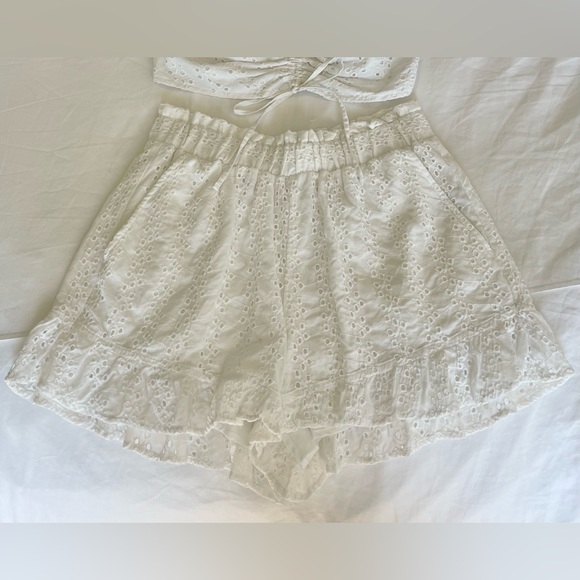 Matching set - white lace top (M) and shorts (S) - Picture 3 of 8